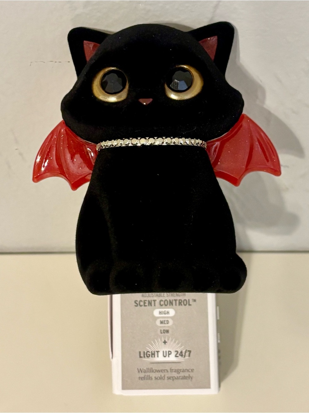 Bath & Body Works Witchy Cat Scent Control Nightlight Wallflower Fragrance Plug